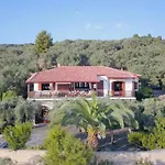 Olive Grove House Vilă *