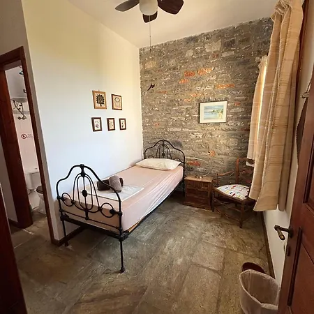 Olive Grove House 阿尔加拉斯蒂