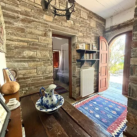 Olive Grove House 阿尔加拉斯蒂